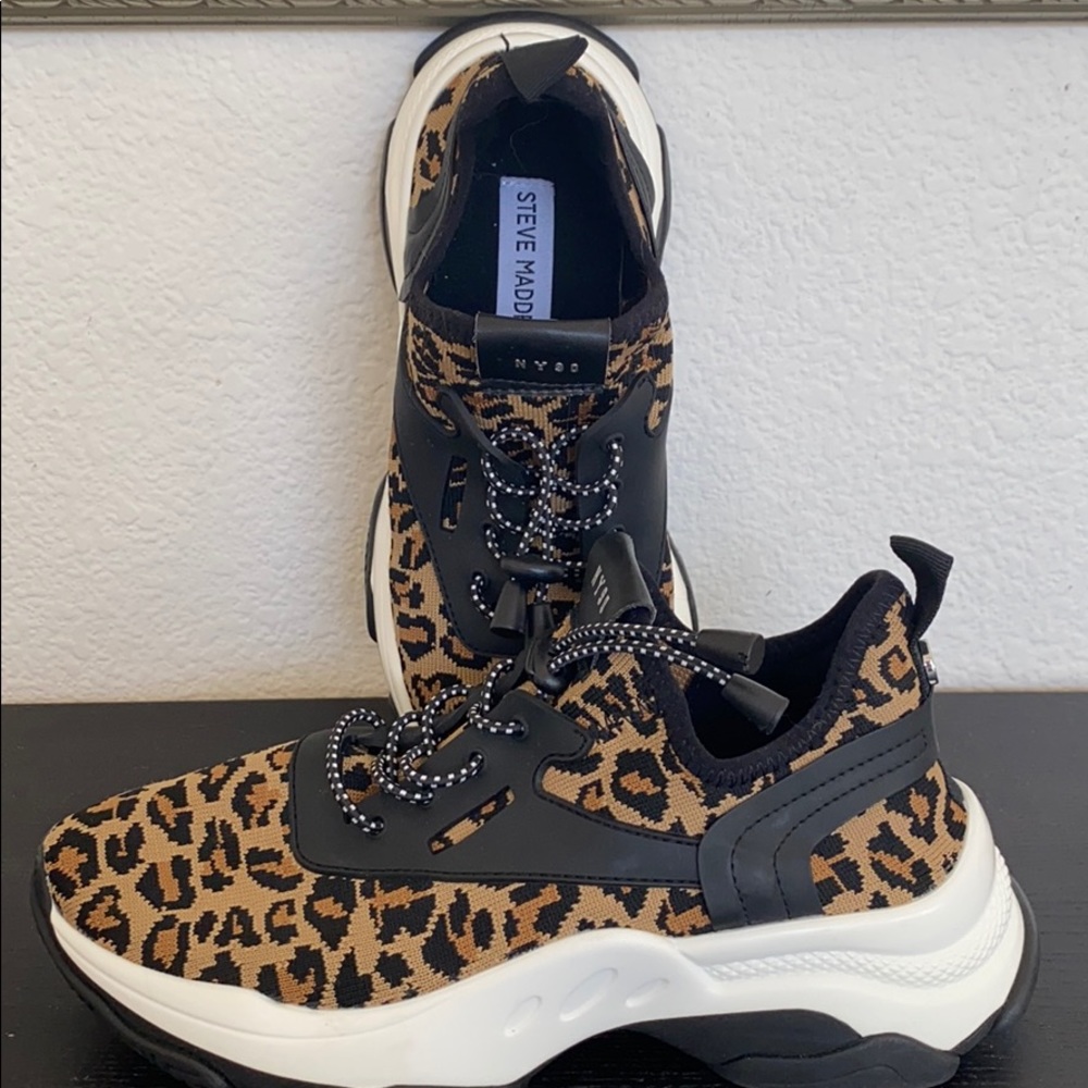 Steve Madden tennis shoes 7